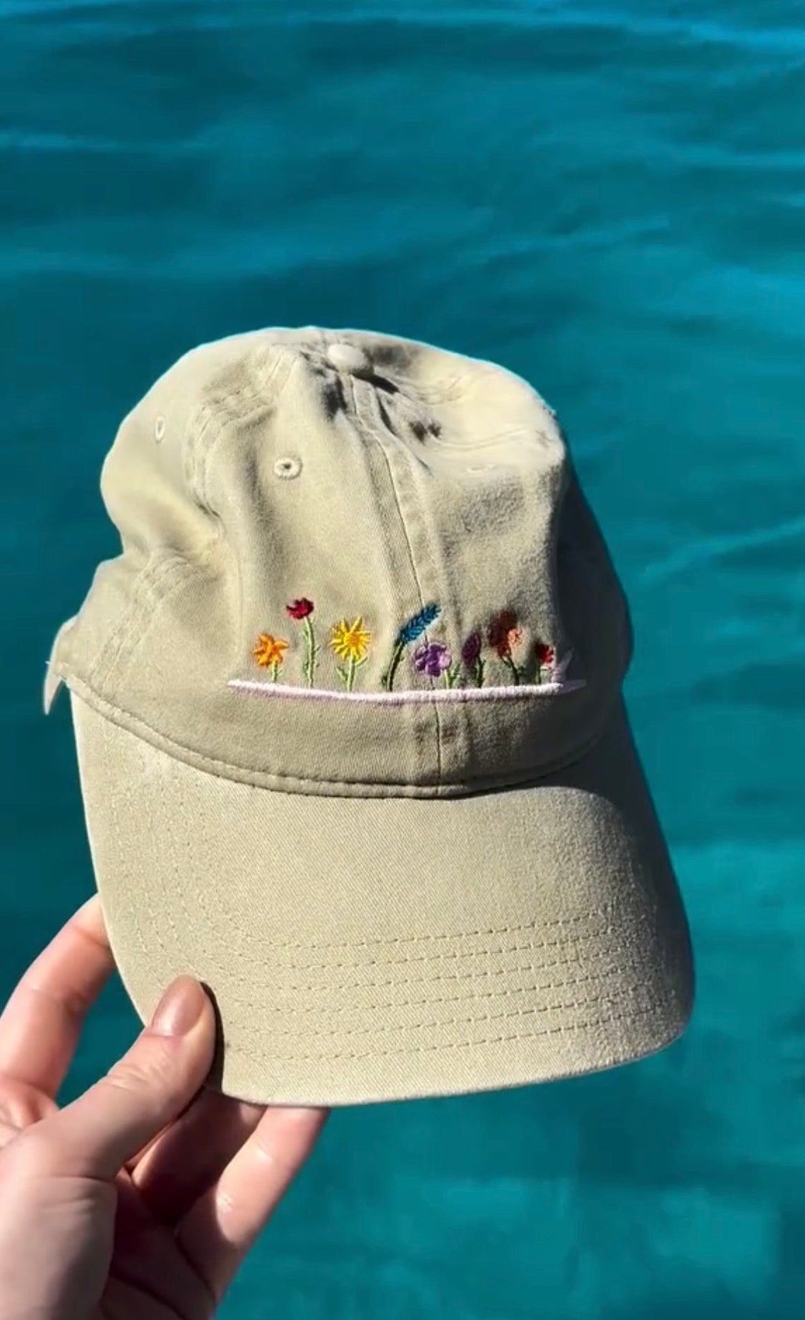 Surfboard of Blooms Cap